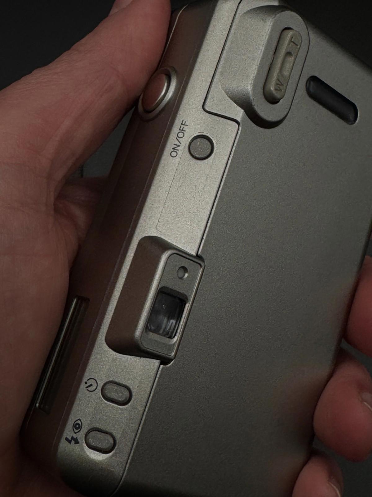 Vintage 1990's Minolta Riva Zoom 115 Compact 35mm Film Camera - Working (M133)