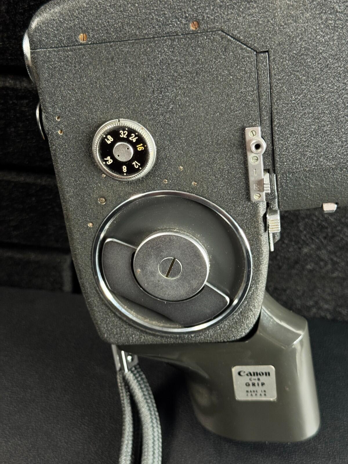 Canon Reflex Zoom 8-3 Vintage 1960's 8mm Cine Movie Camera - Tested & Working