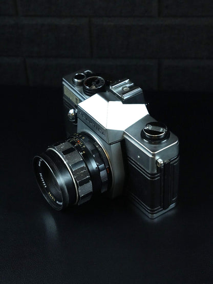 Praktica Nova II Vintage 1960's 35mm Film Camera + 55mm F2 Lens - Fully Working