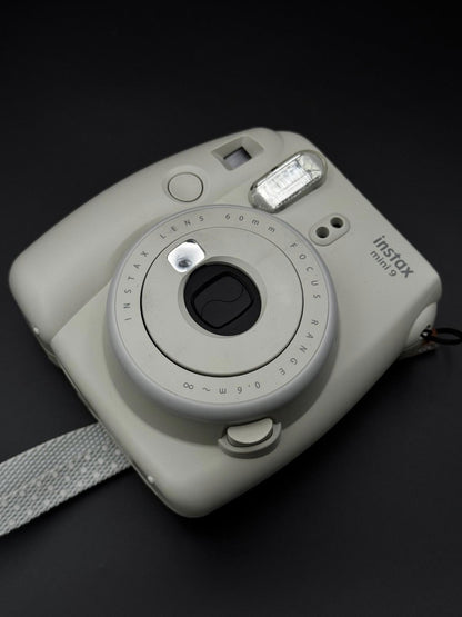 Working Fujifilm Instax Mini 9 Instant Camera - Smoky White + Film & Batteries