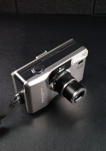 Olympus izoom 3000 Vintage 2000's APS Film Camera + New Battery Tested & Working