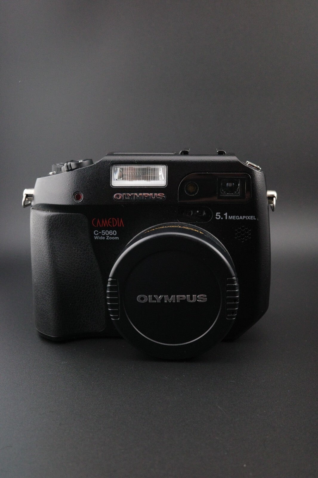 Olympus C-5060 Wide Zoom 5.1MP Camera + 512MB CF Card, New Battery and Bag