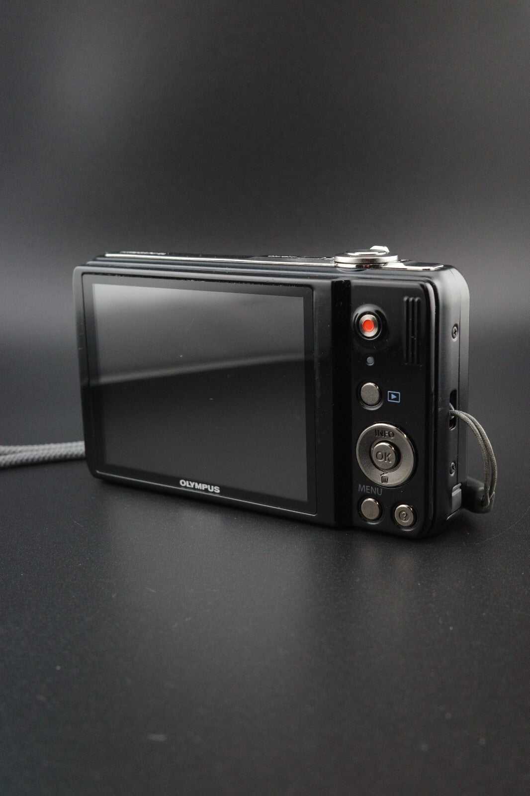 Olympus D-720 14MP 10x Zoom Digital Camera + New Battery & Charger - Working