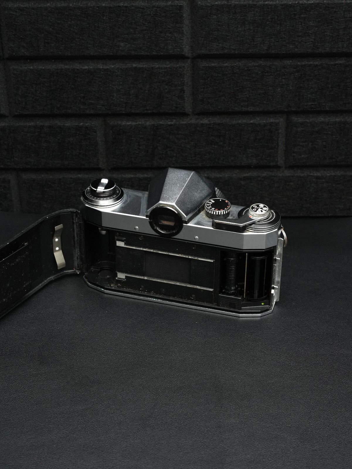 Praktica PL Nova 1 1960's 35mm Film Camera + Pentacon 50mm 1.8 Lens - Faulty (Read Description)