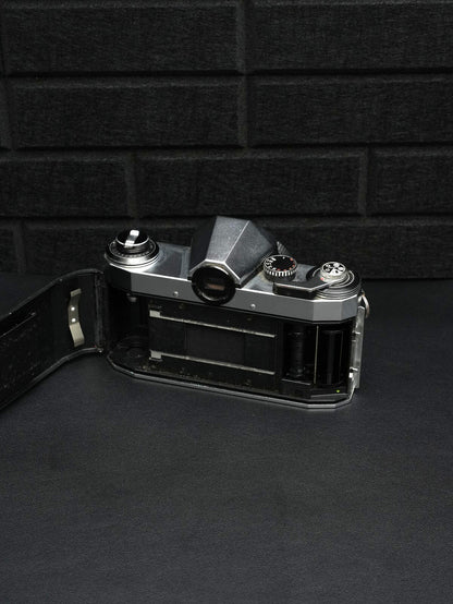 Praktica PL Nova 1 1960's 35mm Film Camera + Pentacon 50mm 1.8 Lens - Faulty (Read Description)