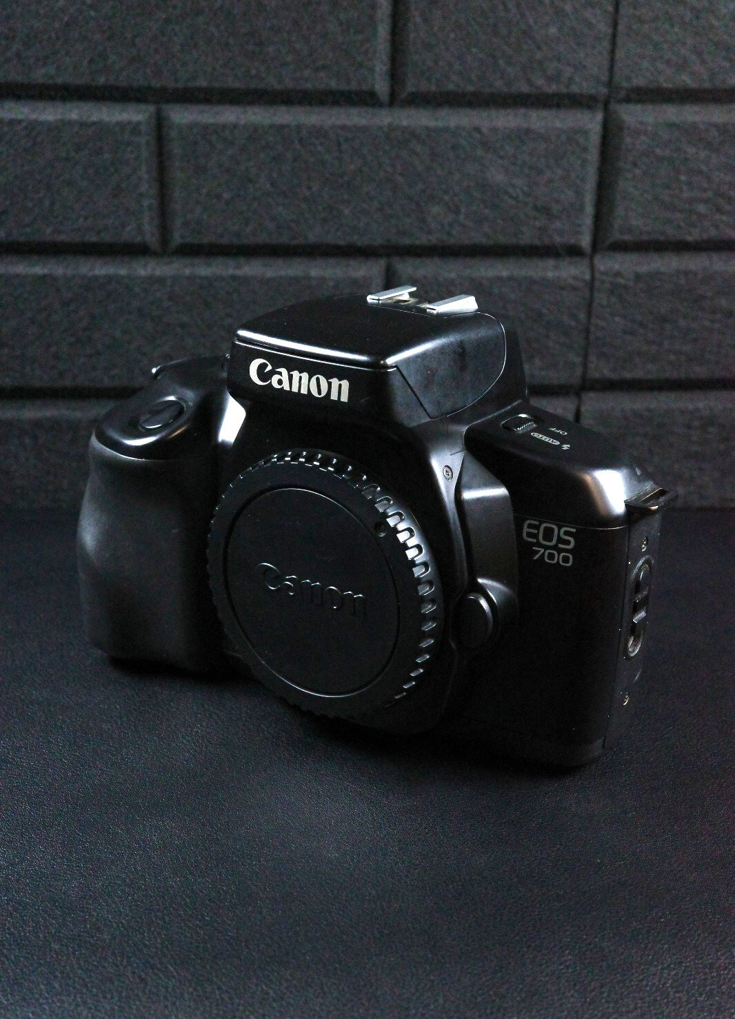 Canon EOS 700 Vintage 1990's SLR 35mm Film Camera Body - Film Tested & Working