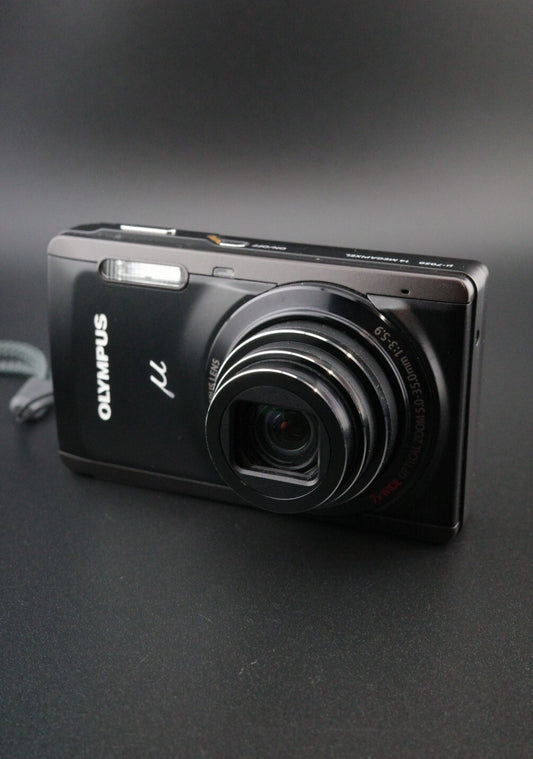 Olympus Mju 7050 14MP Digital Camera 7x Zoom + New Battery & Charger - Working