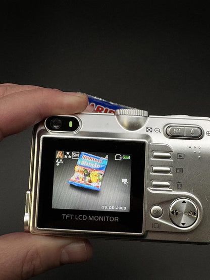 Vivitar ViviCam 5385 Digital Camera 5.0MP 3x Zoom + Batteries - Tested & Working