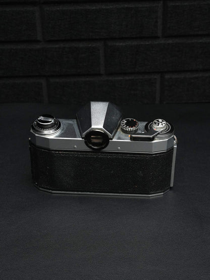 Praktica PL Nova 1 1960's 35mm Film Camera + Pentacon 50mm 1.8 Lens - Faulty (Read Description)