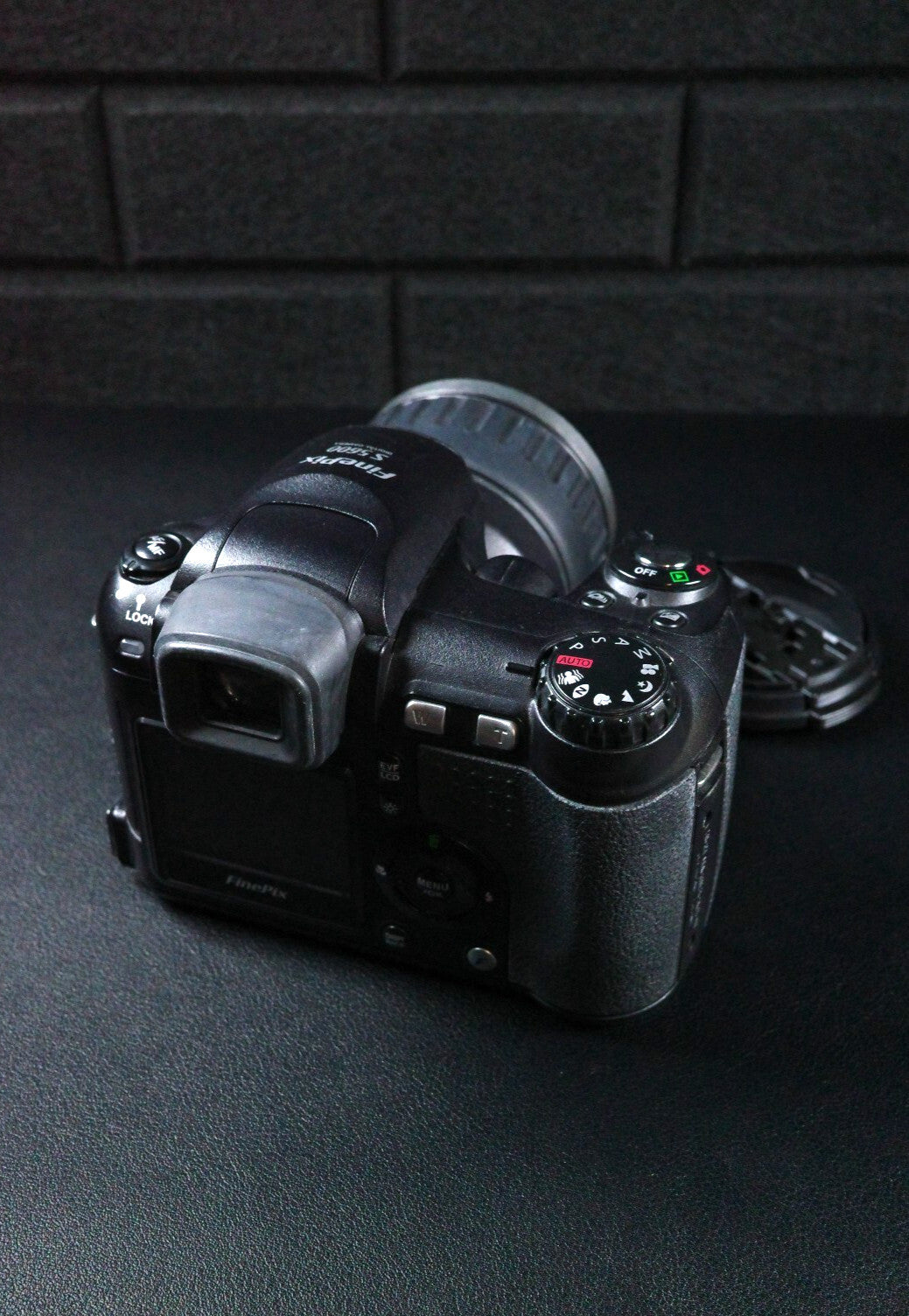 Fujifilm FinePix S5600 5.1MP Digital Bridge Camera + 1GB XD Card Tested Working