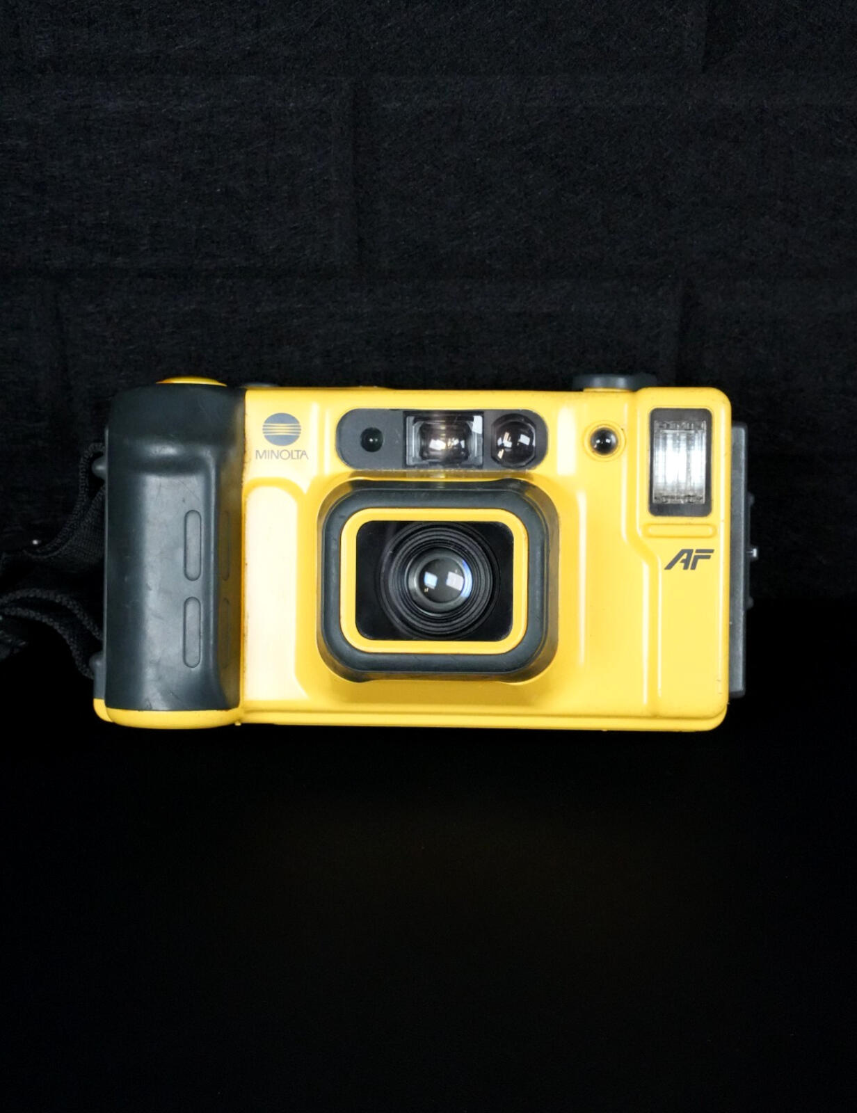Minolta Weathermatic 35DL 1980'S Underwater 35mm Film Camera Yellow - Working