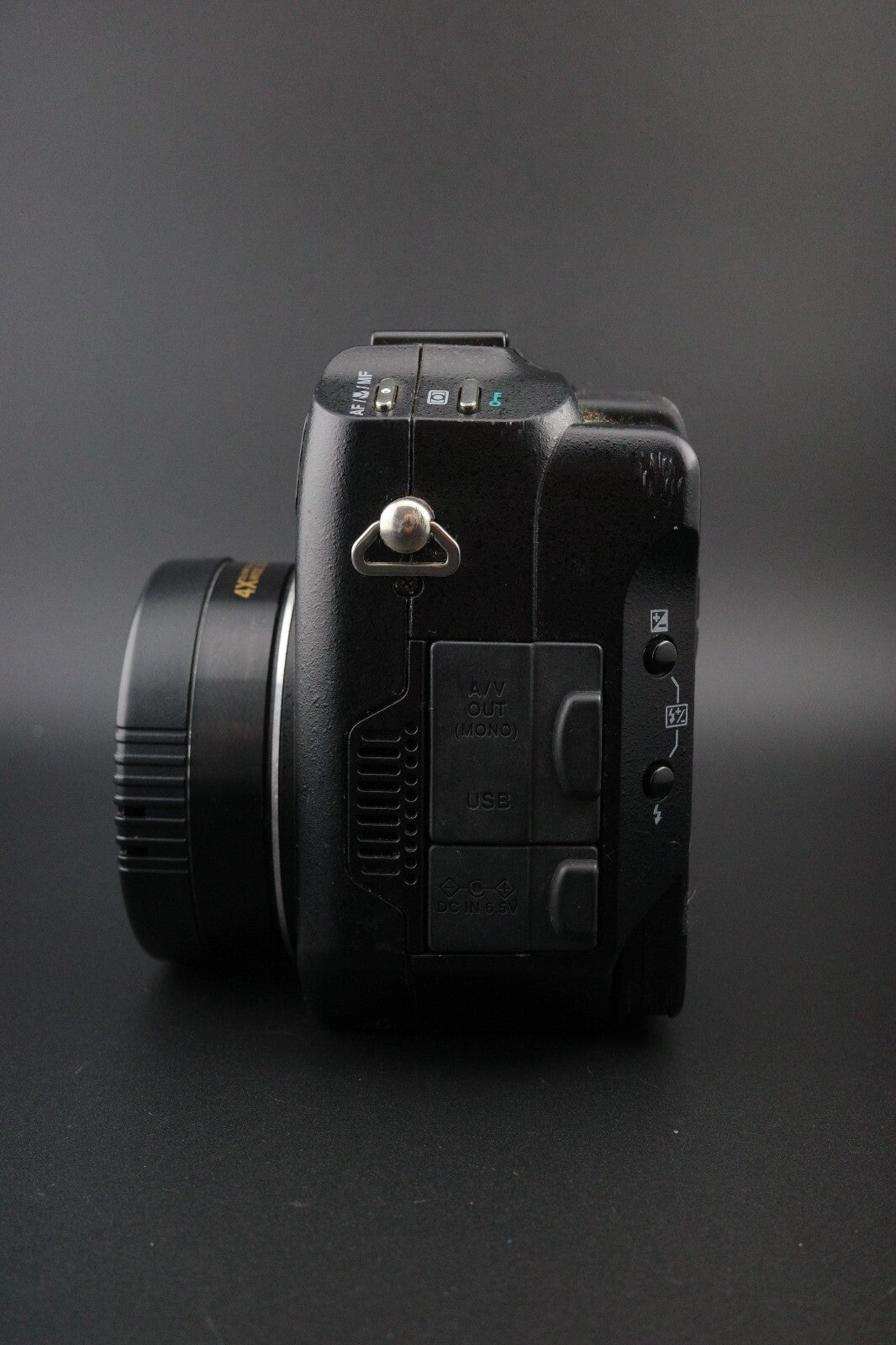 Olympus C-5060 Wide Zoom 5.1MP Digital Camera, 1GB Lexar CF Card & Bag - Working