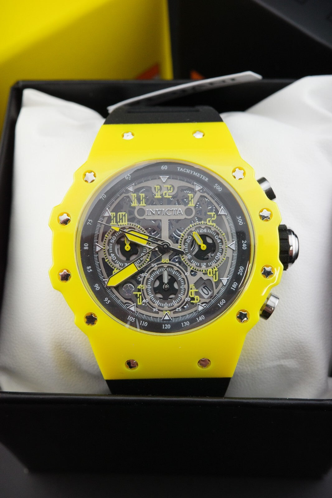 Invicta Racing Vaulthan 69667 Men’s Watch 44mm Yellow Black - Brand New & Boxed