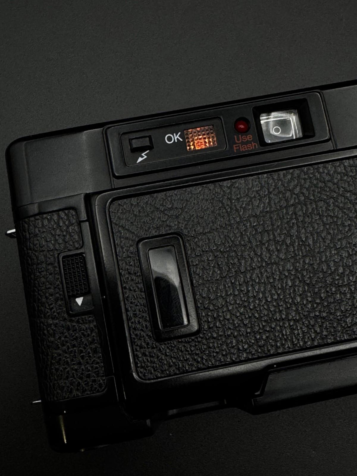 Hanimex Vintage Instant 35mm Film Camera AFX Black & Case  - Tested and Working