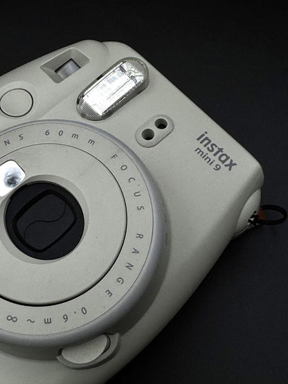 Working Fujifilm Instax Mini 9 Instant Camera - Smoky White + Film & Batteries