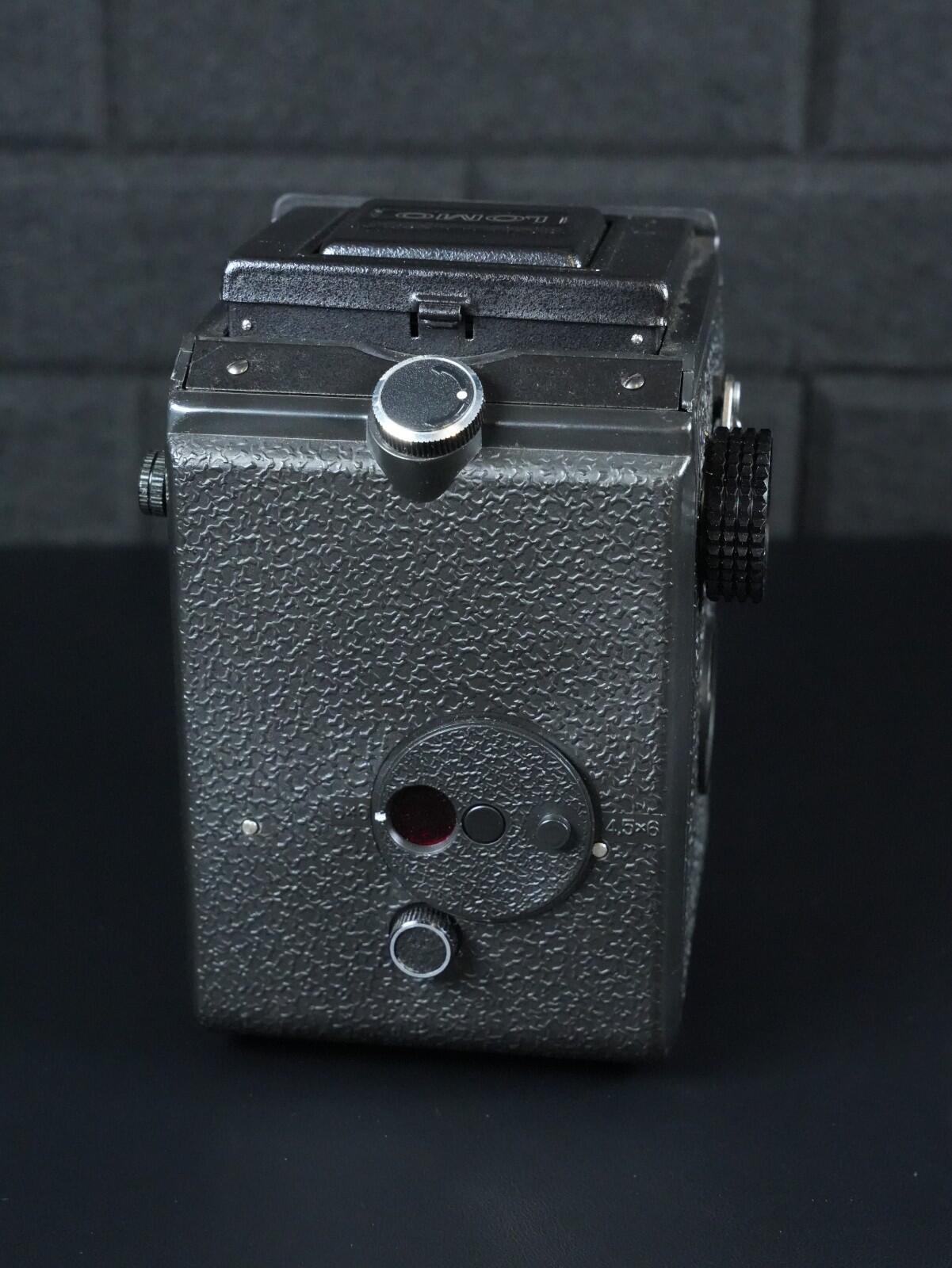LOMO Lubitel 166 Universal Vintage 1980's TLR 120 Film Camera - Tested & Working