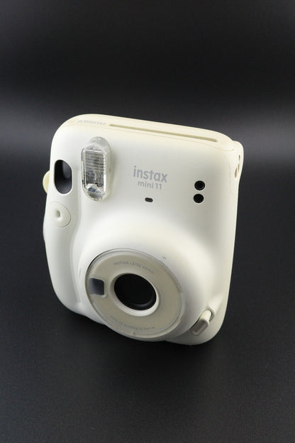 Working Fujifilm Instax Mini 11 White Instant Camera + Batteries - Read Details