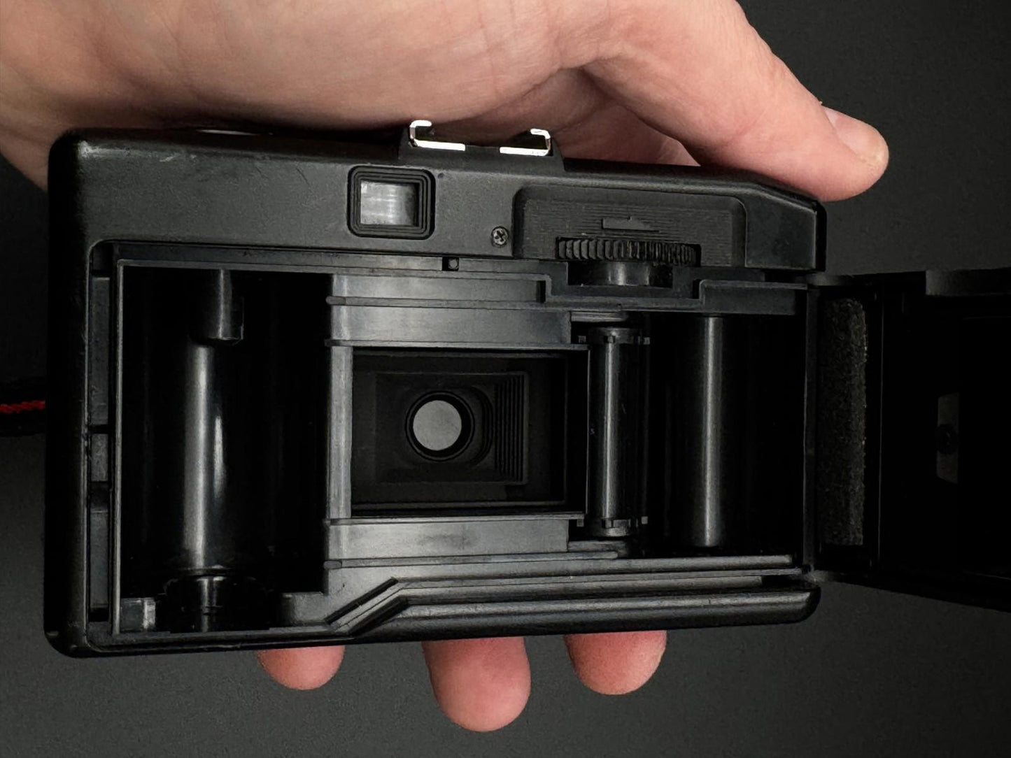 Hanimex 35HS Vintage 35mm Compact Film Camera Black 33mm Lens - Tested & Working