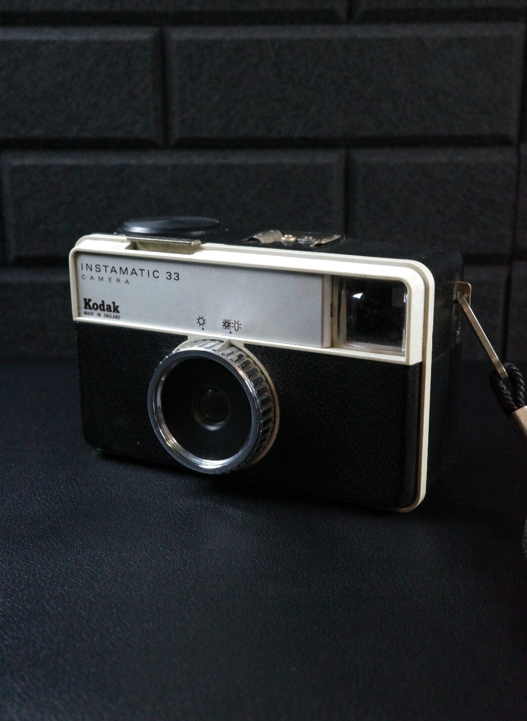 Vintage 1960's Kodak Instamatic 33 Film Camera - Made in England - Working