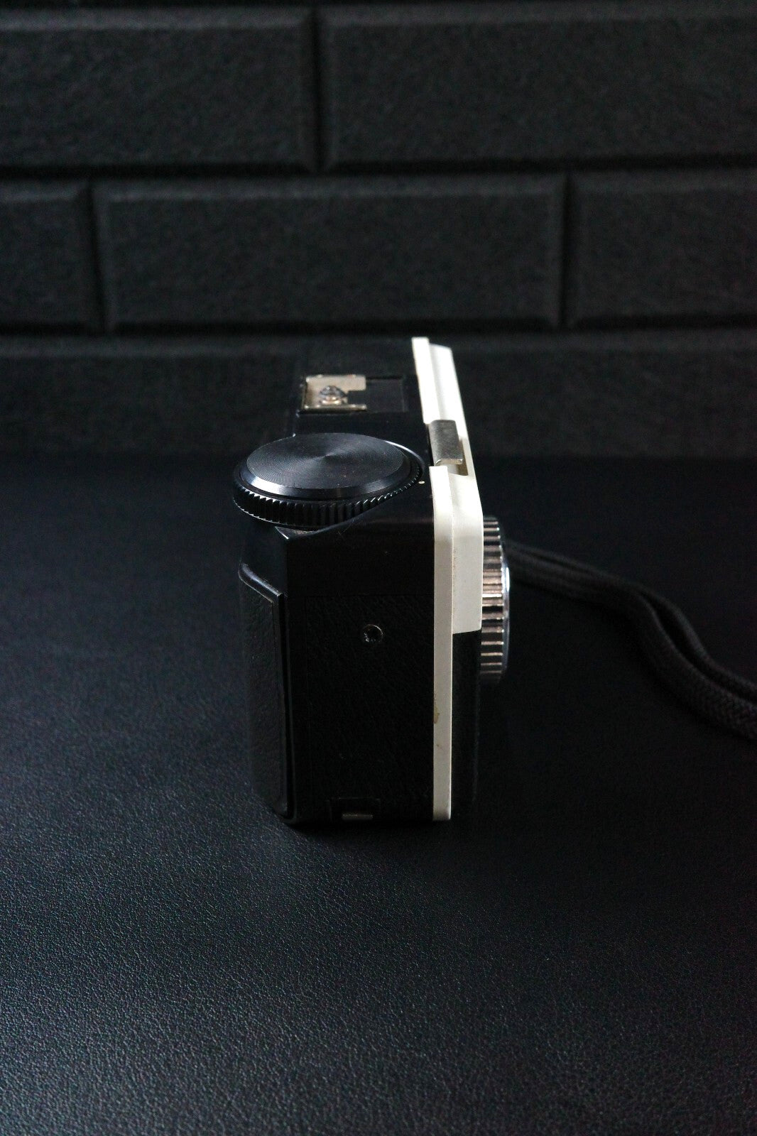 Vintage 1960's Kodak Instamatic 33 Film Camera - Made in England - Working