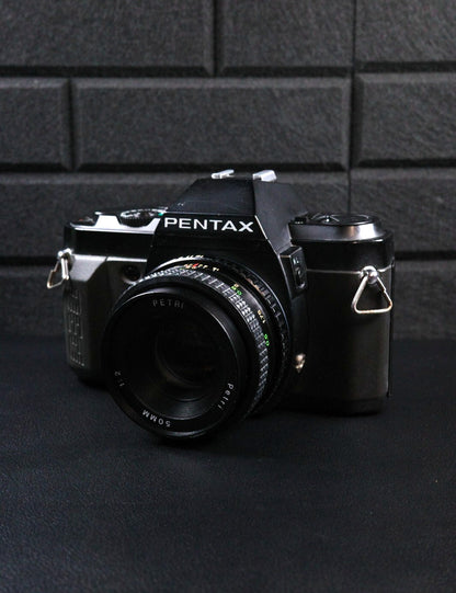 Pentax P30N 35mm Film Camera With Petri 50mm F/2 lens - Faulty Spares or Repair