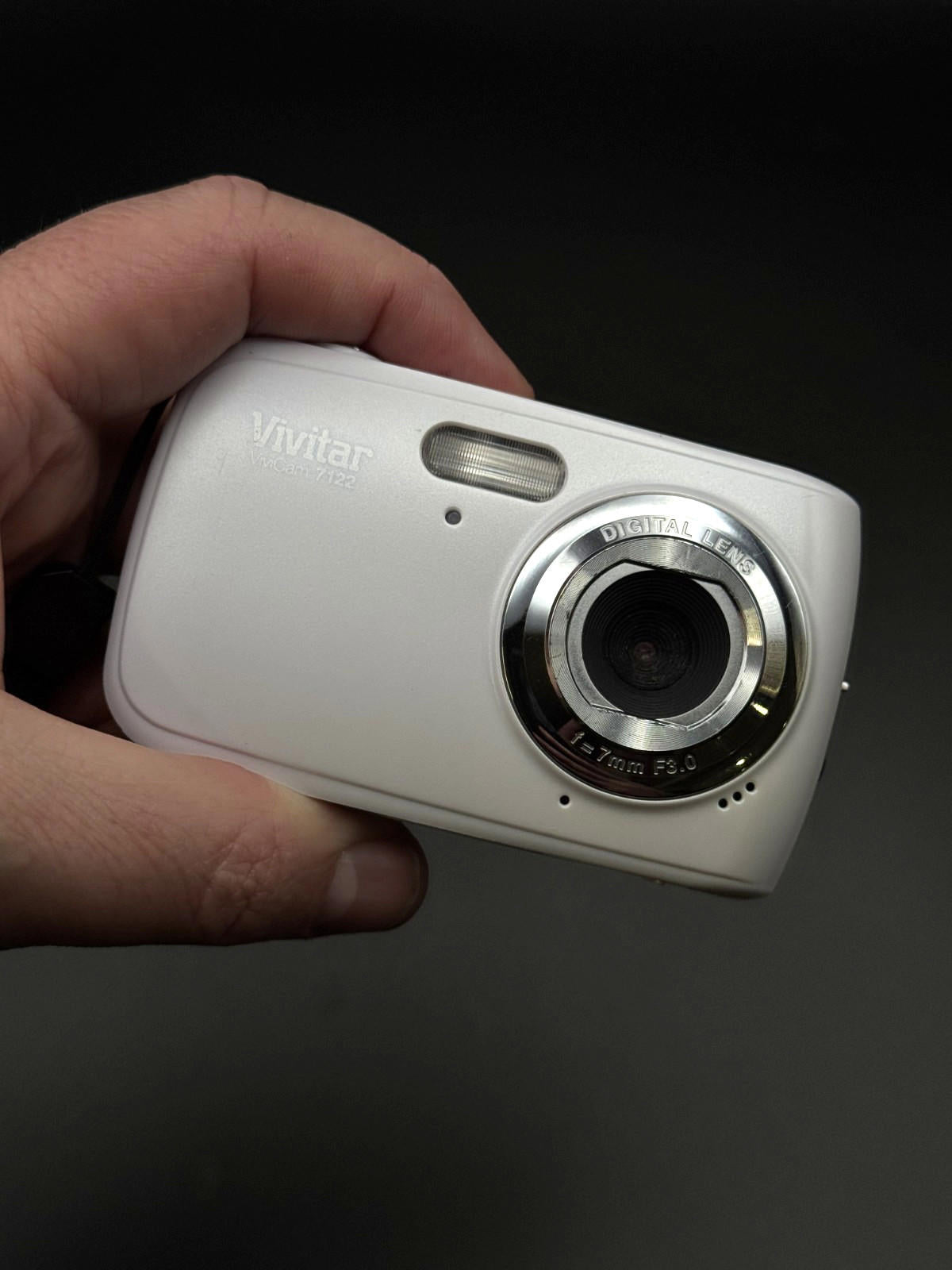 Vivitar Vivicam 7122 Digital Camera 7.1 MP + Batteries Tested and Fully Working