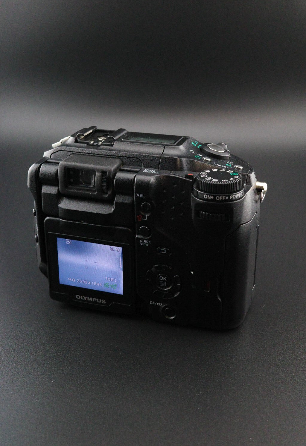 Olympus Camedia C-5060 Digital Camera 5.1MP + Card, Battery + Charger - Working