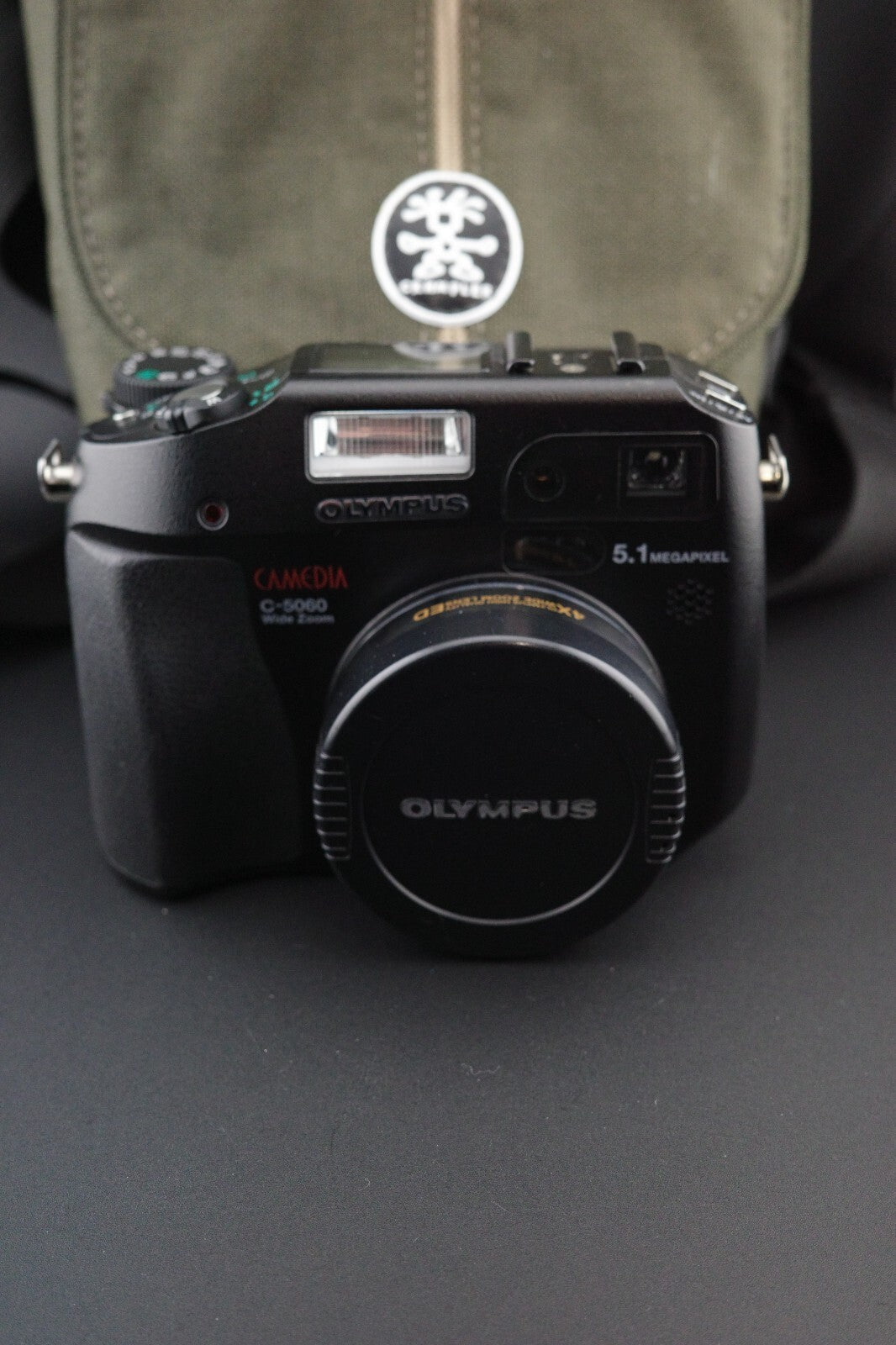 Olympus Digital Camera C-5060 Wide Zoom Flip Screen 5.1MP, Battery, Card & Bag