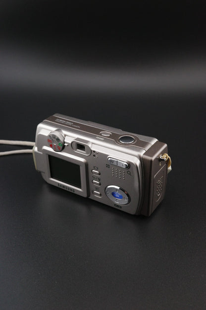 Samsung Digimax 430 Vintage Y2K 4.0MP Digital Camera, Card & Batteries - Working