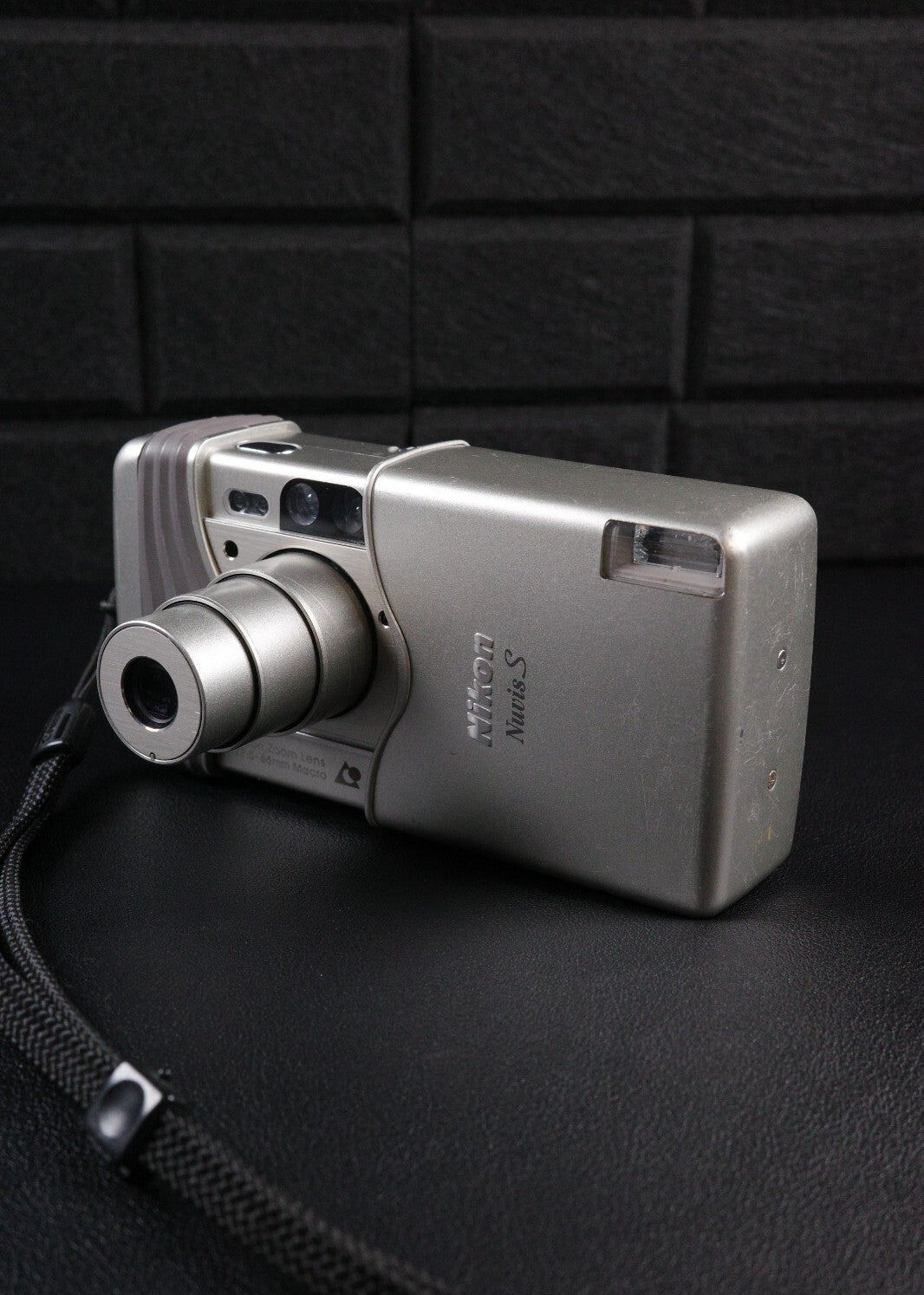 Nikon Nuvis S Vintage 1990's APS Film Point & Shoot Camera - Tested & Working