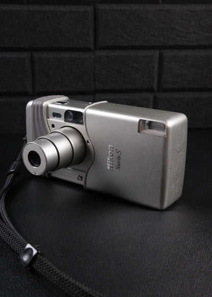 Nikon Nuvis S Vintage 1990's APS Film Point & Shoot Camera - Tested & Working