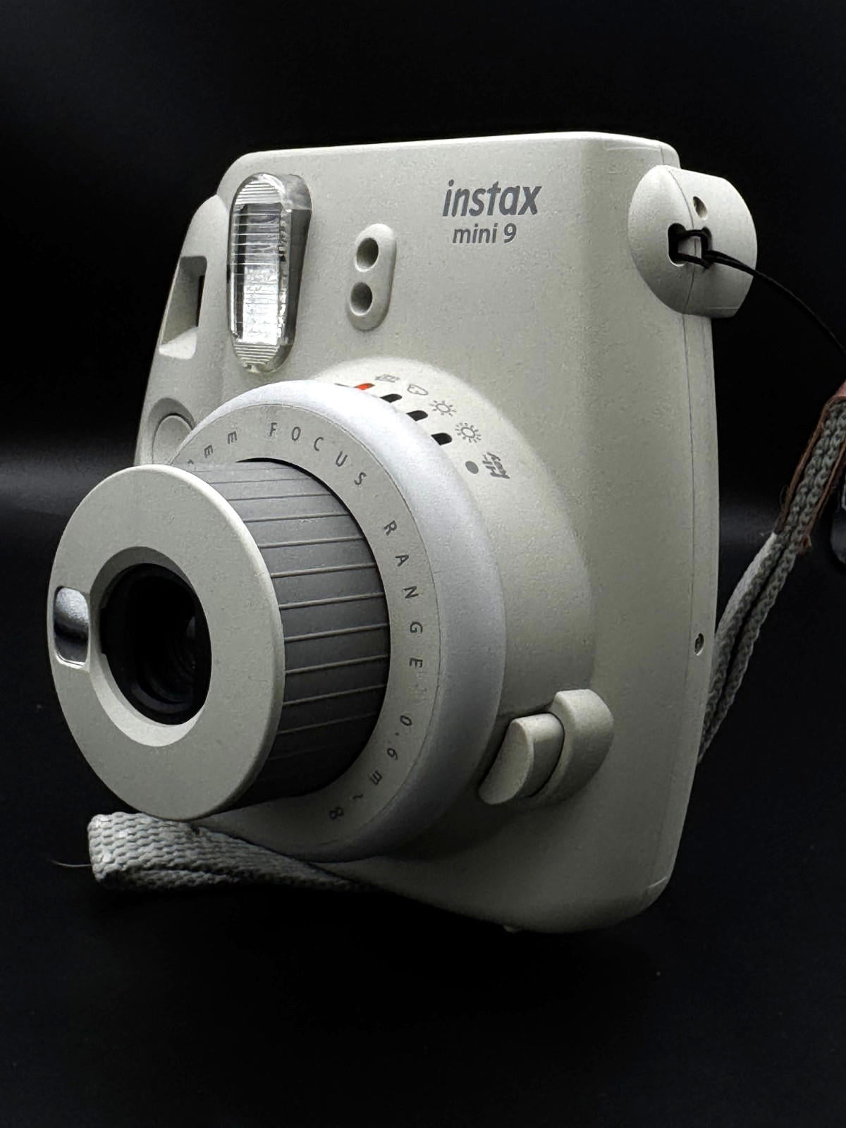 Working Fujifilm Instax Mini 9 Instant Camera - Smoky White + Film & Batteries