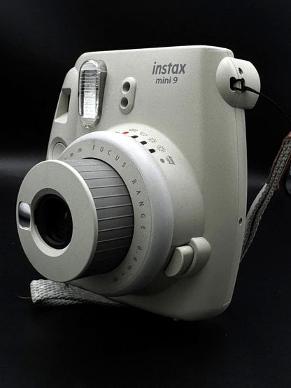 Working Fujifilm Instax Mini 9 Instant Camera - Smoky White + Film & Batteries