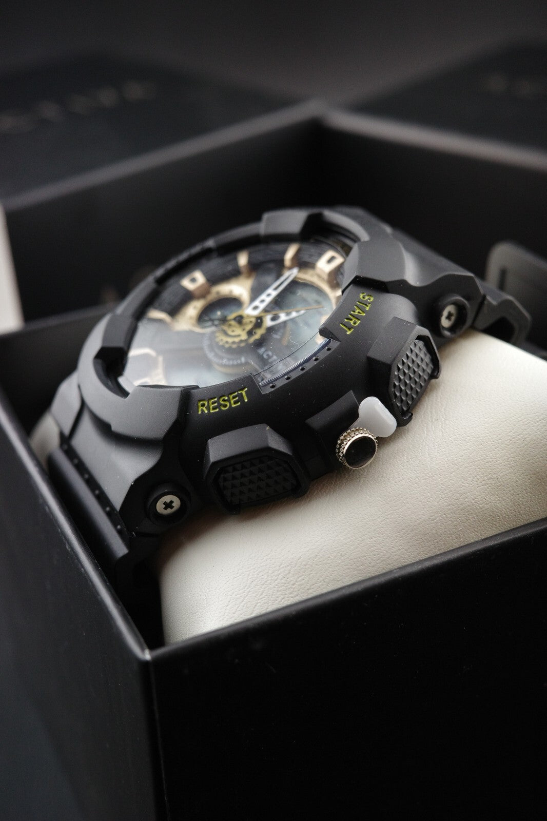 Brand New Boxed Activa Pixel X Invicta ACW498-003 Men's Digital Watch 50mm Black