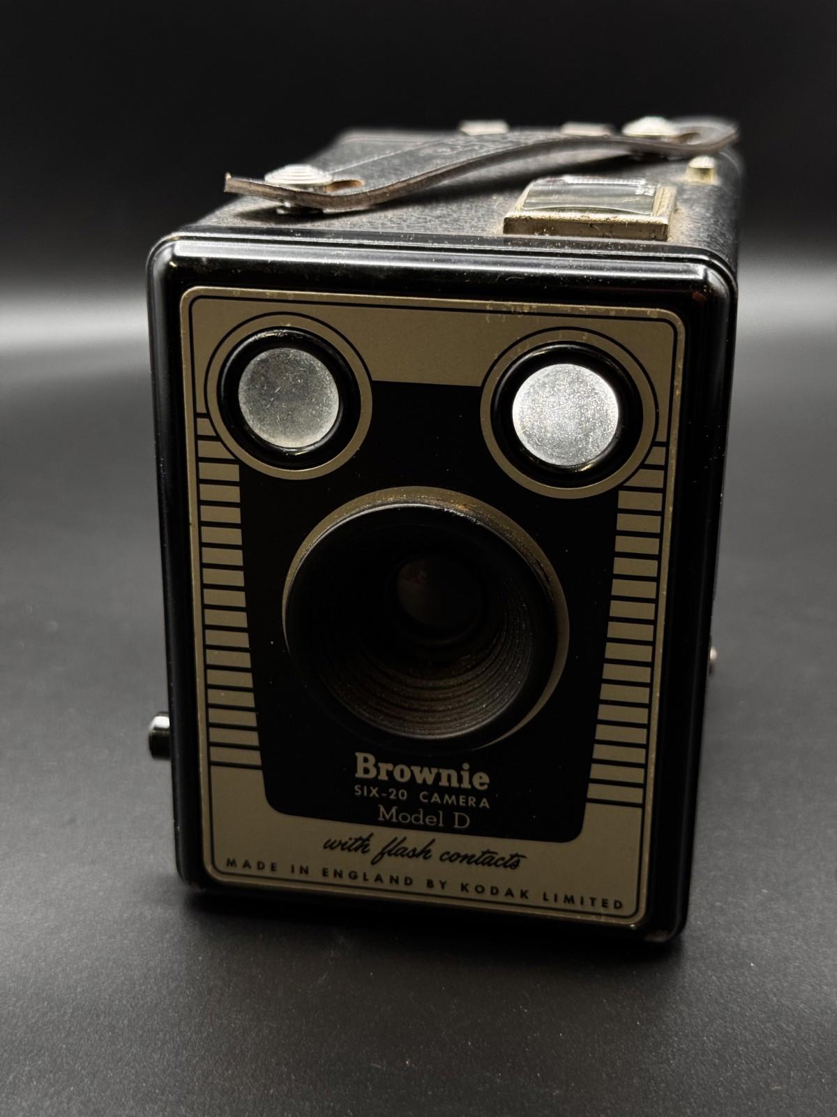 Kodak Brownie Six-20 Model D Camera - Fully Working 1950s Vintage Photography