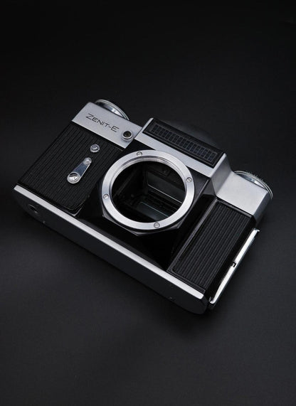 Zenit-E 35mm Vintage 1960's SLR Film Camera – Spares or Repair