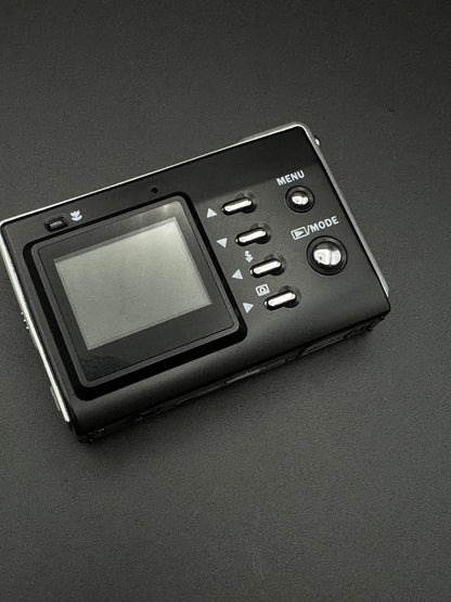 Vivitar Vivicam 3188 3.1MP Compact Digital Camera + Batteries - Boxed & Working