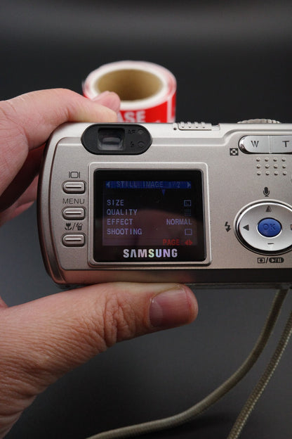 Vintage Samsung Digimax 420 4MP Compact Digital Zoom Camera - Tested & Working
