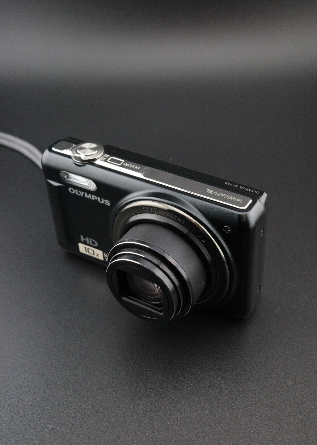Olympus D-720 14MP 10x Zoom Digital Camera + New Battery & Charger - Working