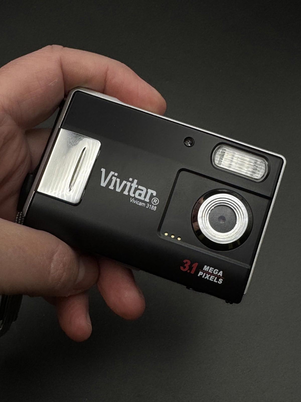 Fully Working Vivitar 3.1 Mega Pixels Compact Digital Camera + Case & Batteries