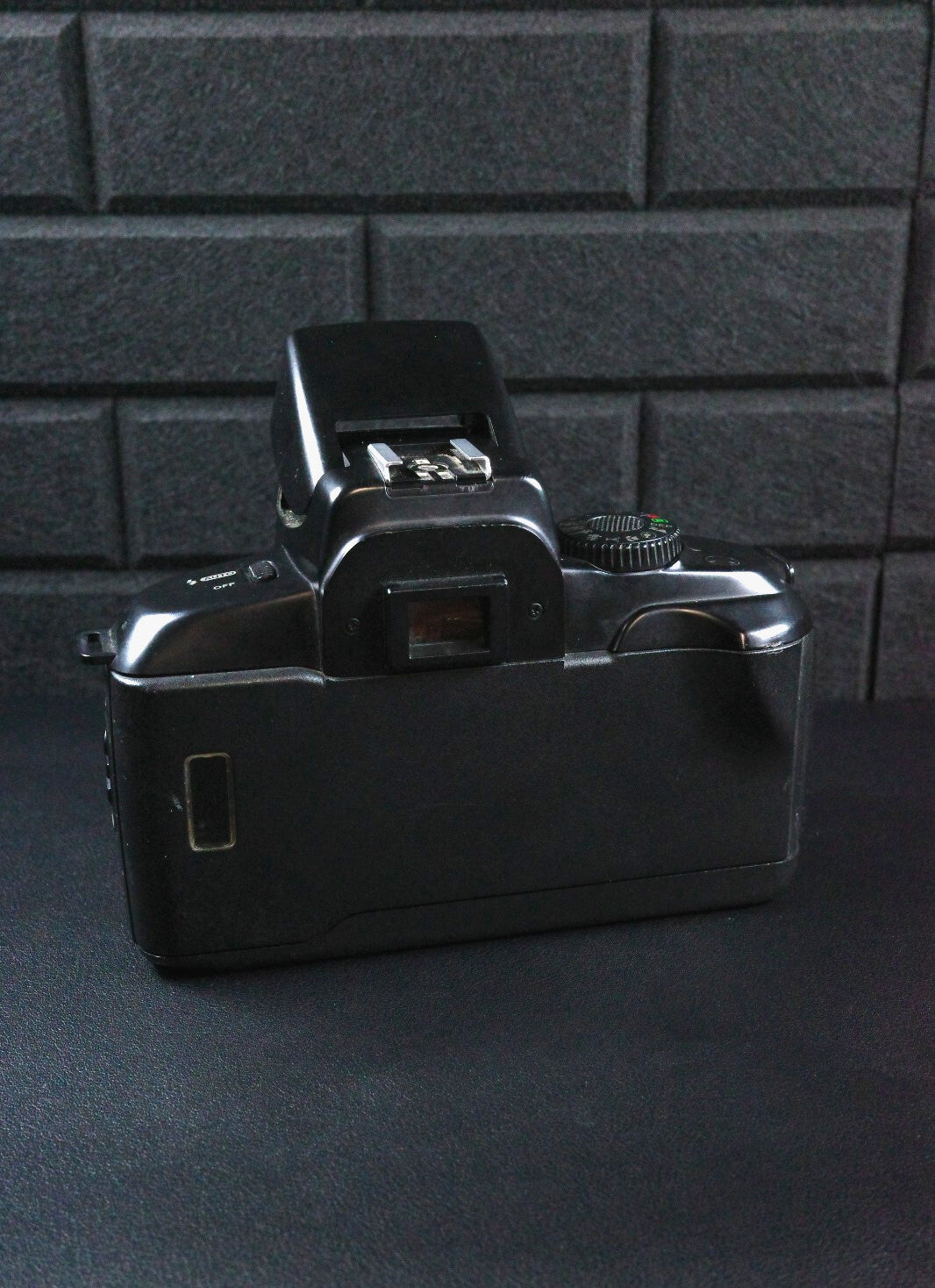 Canon EOS 700 Vintage 1990's SLR 35mm Film Camera Body - Film Tested & Working