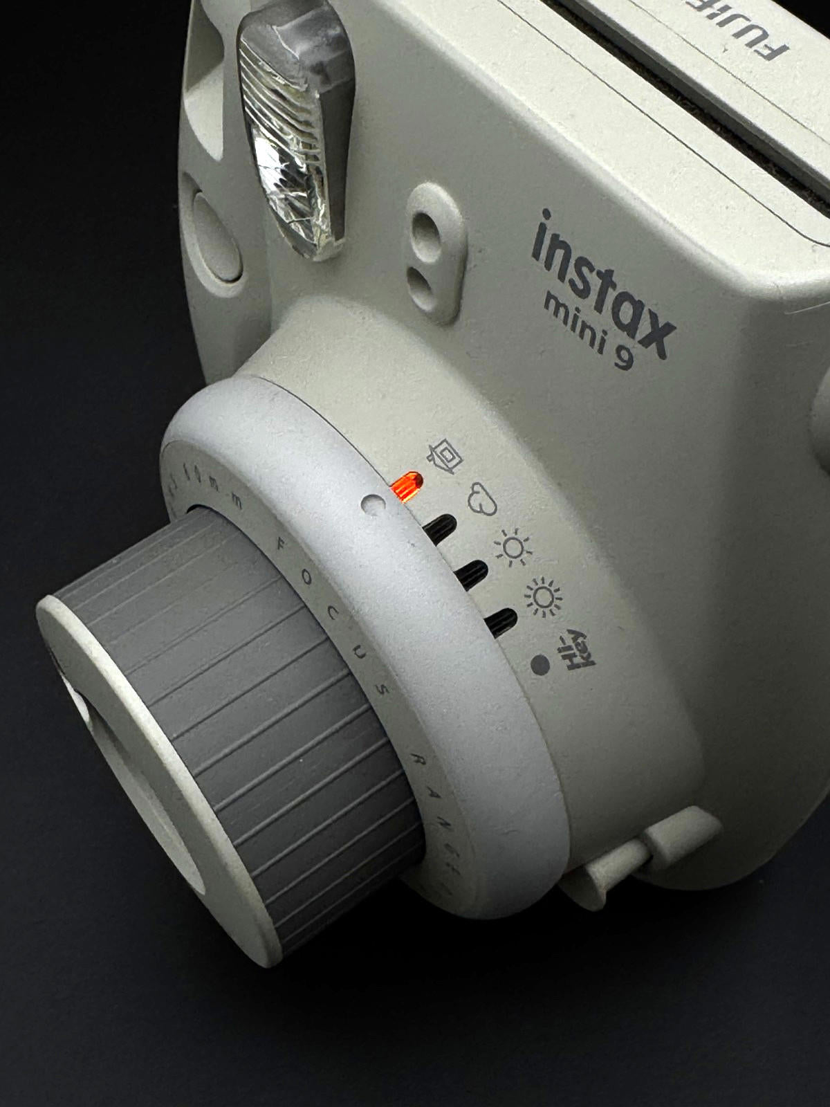 Working Fujifilm Instax Mini 9 Instant Camera - Smoky White + Film & Batteries