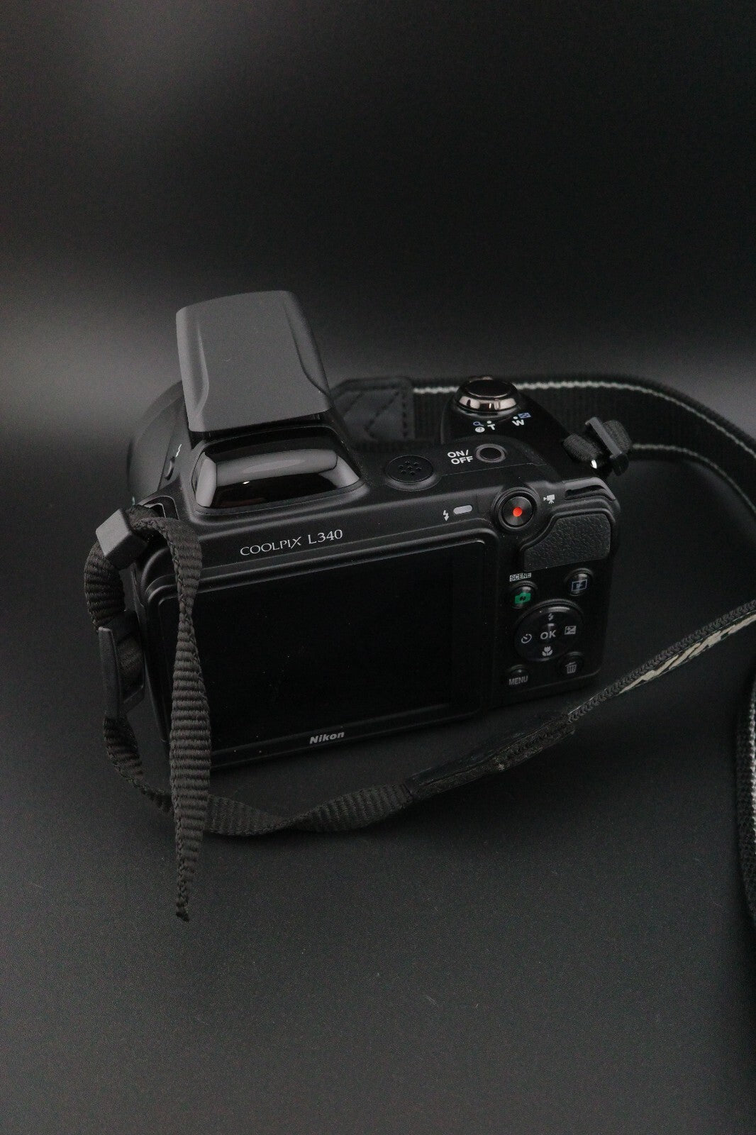 Nikon Coolpix L340 20.2MP 28x Zoom Camera + Card & Bag - Working - Screen Fault