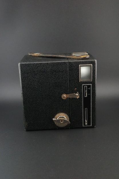 Kodak Six-20 Popular Brownie Vintage 1940's 620 Film Box Camera Tested Working