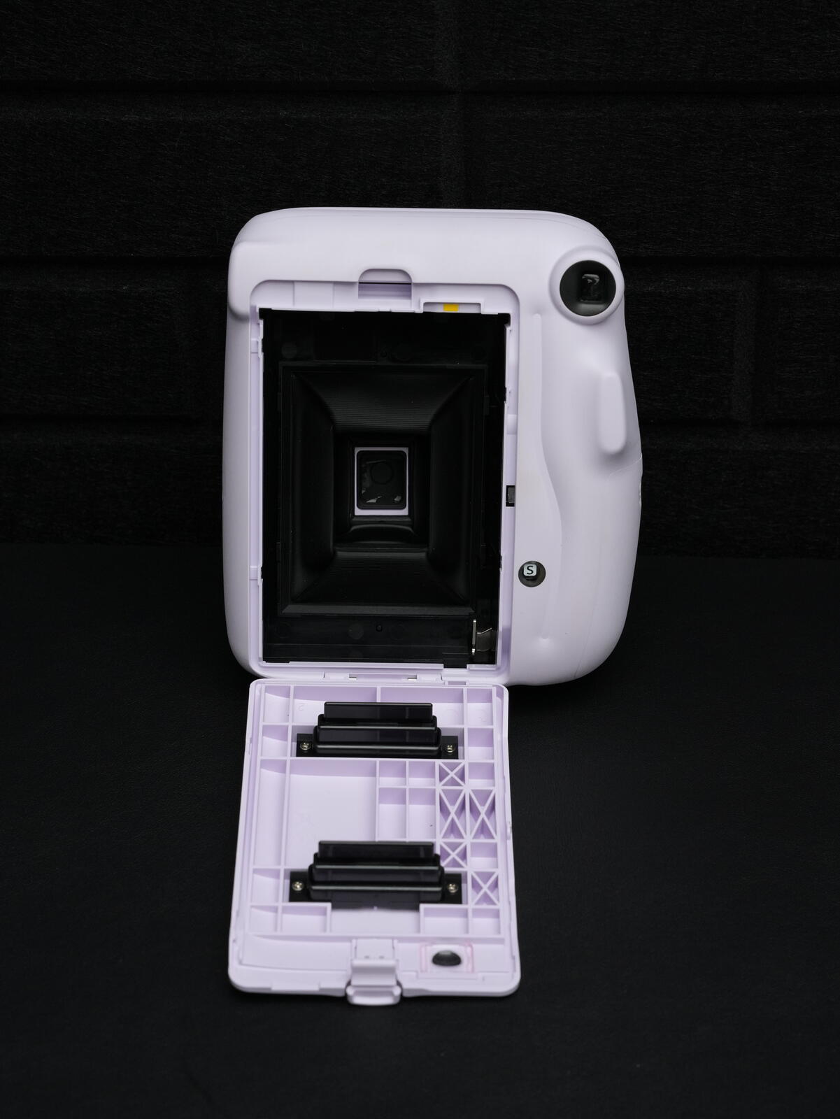 Fujifilm Instax Mini 11 Lilac Instant Camera - Works Perfectly