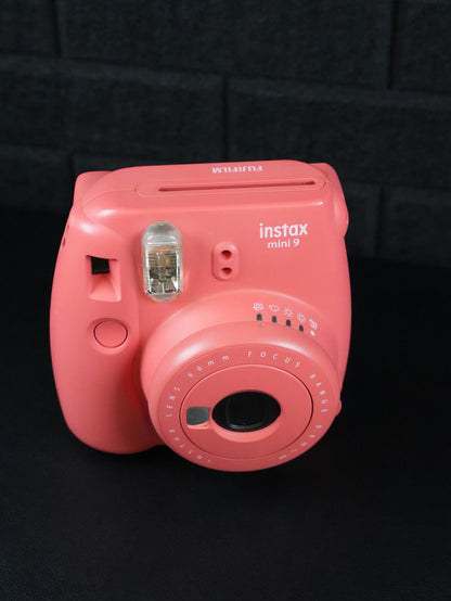 Fujifilm Instax Mini 9 Pink Instant Polaroid Camera - Fully Working (122)