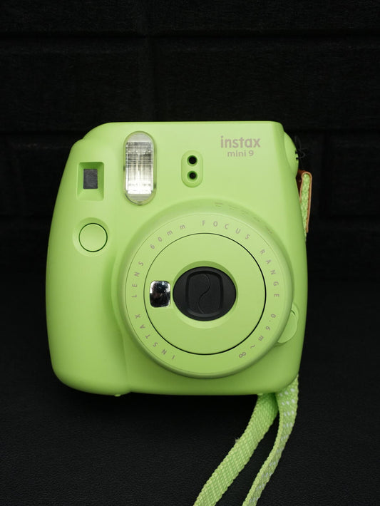 Fujifilm Instax Mini 9 Lime Green Instant Camera + Batteries - Boxed & Working