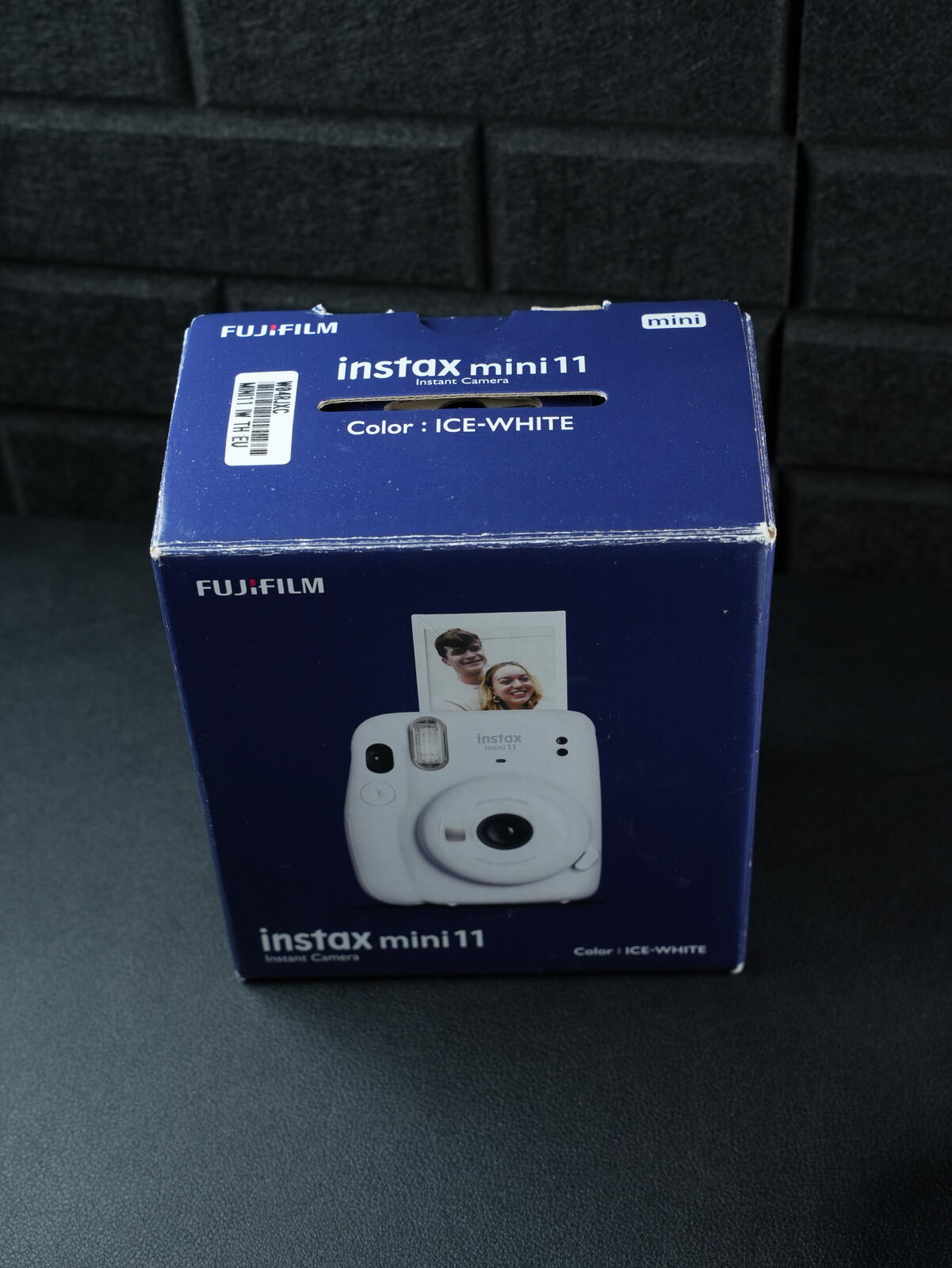 Boxed Fujifilm Instax Mini 11 White Instant Camera - Works Perfectly (424)