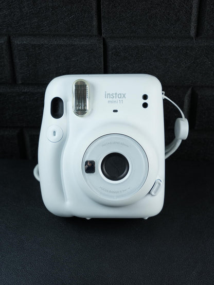 Boxed Fujifilm Instax Mini 11 White Instant Camera - Works Perfectly (424)