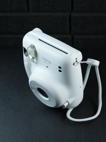 Boxed Fujifilm Instax Mini 11 White Instant Camera - Works Perfectly (424)